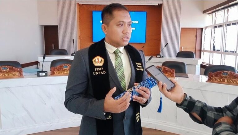 Perwira TNI AU Aris Toteles Sufiuddin Resmi Raih Gelar Doktor di Unpad, Angkat Isu Kesetaraan Gender dalam Misi Perdamaian Dunia